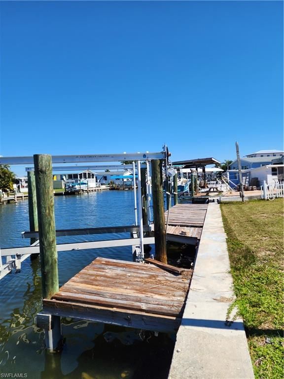 3868 Coconut DR, ST. JAMES CITY, FL 33956 — photo 5