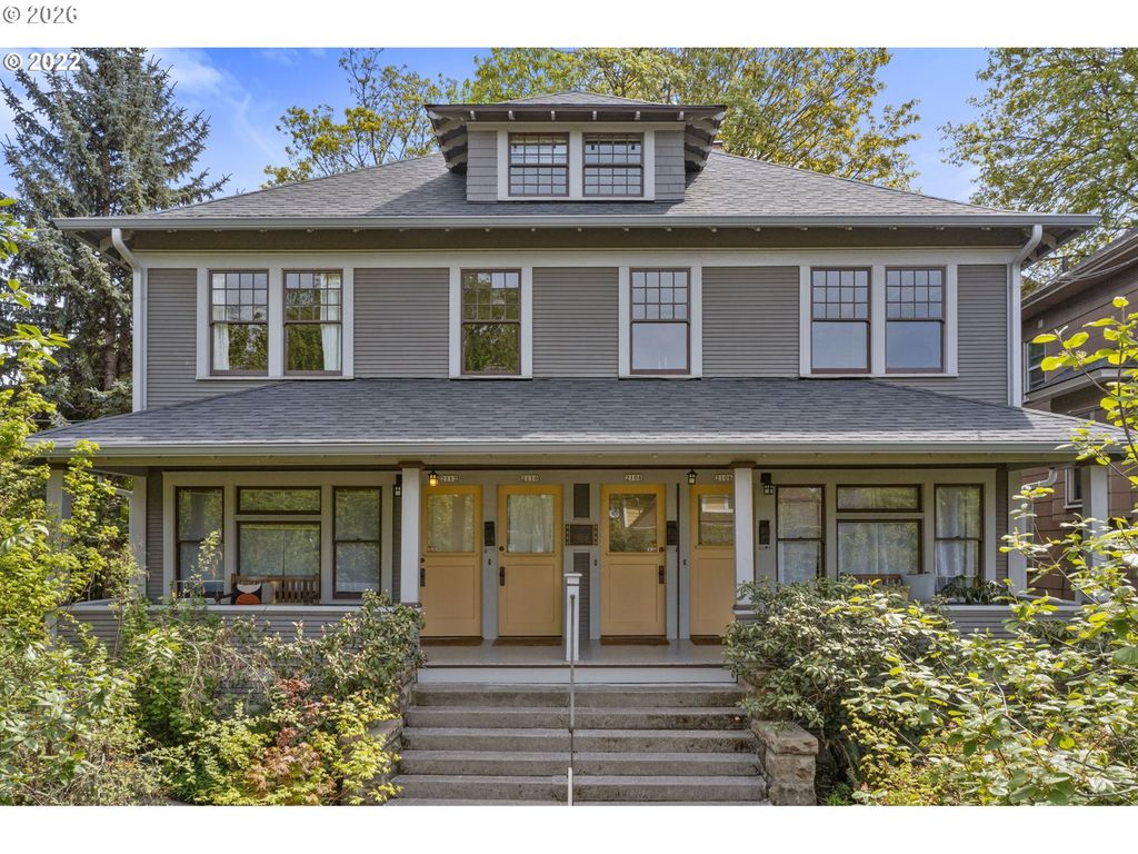 2106 Se MAIN St, Portland, OR 97214