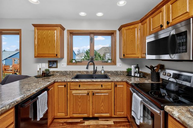 505 Poe Circle, Ames, IA 50014