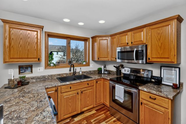 505 Poe Circle, Ames, IA 50014