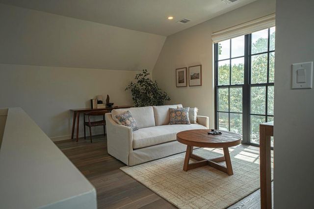 3102 Brinwood Ave, Austin, TX 78704