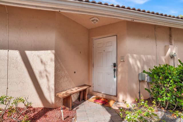 3484 Commodore Court, West Palm Beach, FL 33411