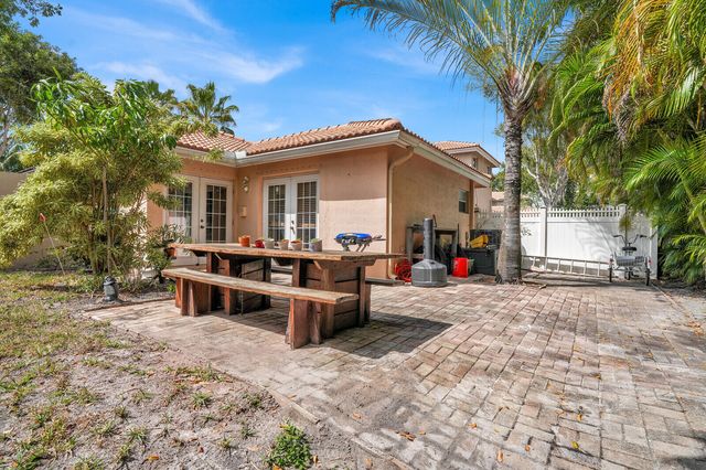 3484 Commodore Court, West Palm Beach, FL 33411