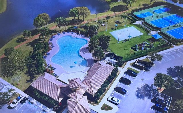 3484 Commodore Court, West Palm Beach, FL 33411