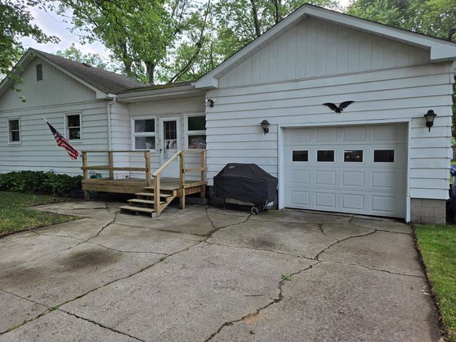300 Cedar Street, Crown Point, IN 46307