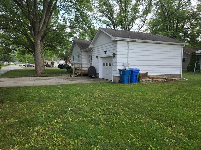 300 Cedar Street, Crown Point, IN 46307