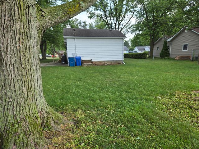 300 Cedar Street, Crown Point, IN 46307