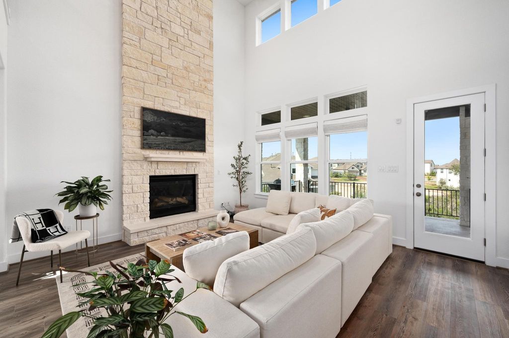 305 Avena TRL, Austin, TX 78738