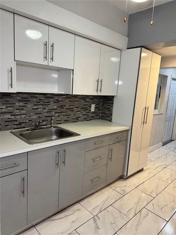 350 NW 58th Ave, Miami, FL 33126