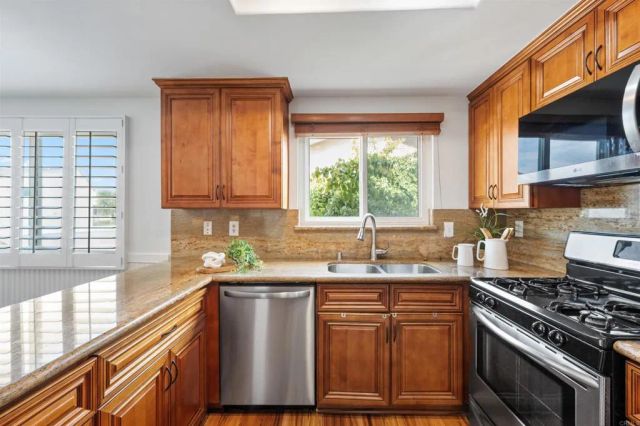 318 Juniper Avenue 10, Carlsbad, CA 92008