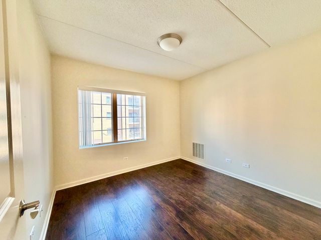 4811 N Olcott Avenue 314, Harwood Heights, IL 60706