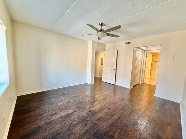 4811 N Olcott Avenue 314, Harwood Heights, IL 60706