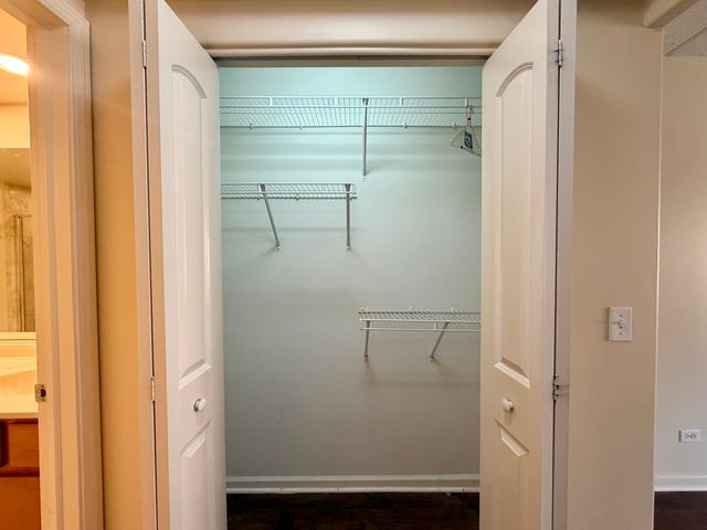 4811 N Olcott Avenue 314, Harwood Heights, IL 60706