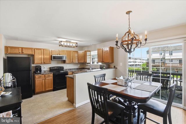 5 SALVATORE CT, Lancaster, PA 17603