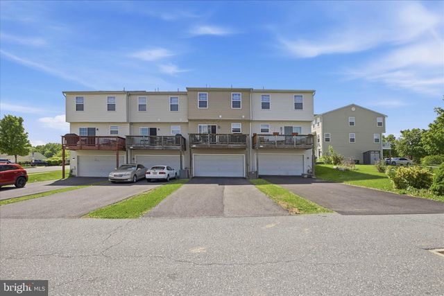 5 SALVATORE CT, Lancaster, PA 17603