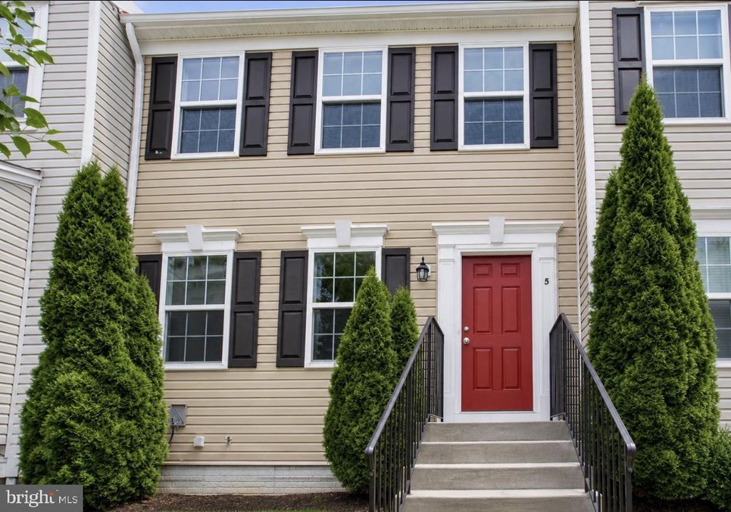 5 SALVATORE CT, Lancaster, PA 17603