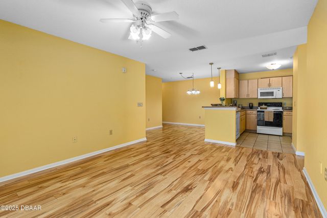 940 Village Trl Unit 6-111, Port Orange, FL 32127