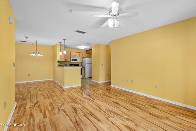 940 Village Trl Unit 6-111, Port Orange, FL 32127