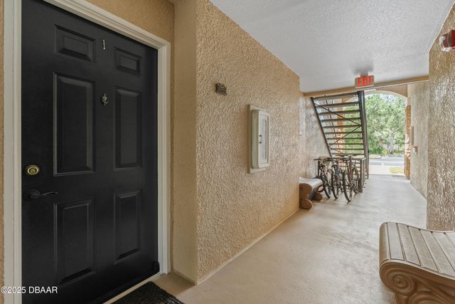 940 Village Trl Unit 6-111, Port Orange, FL 32127