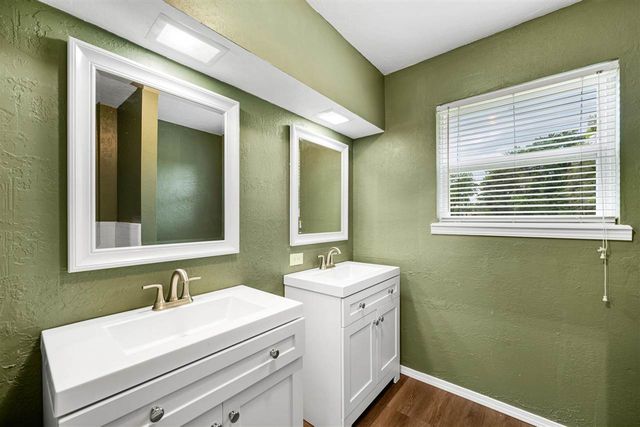 212 Rock Creek Dr, Cache, OK 73527