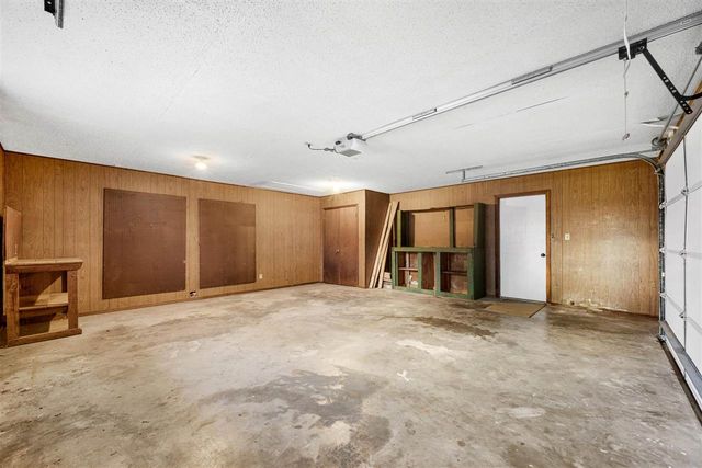 212 Rock Creek Dr, Cache, OK 73527