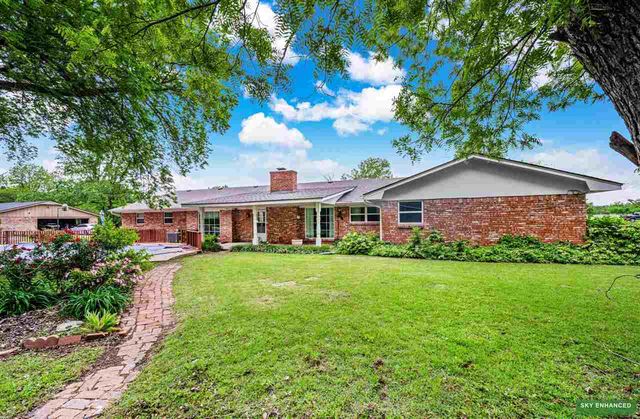 212 Rock Creek Dr, Cache, OK 73527