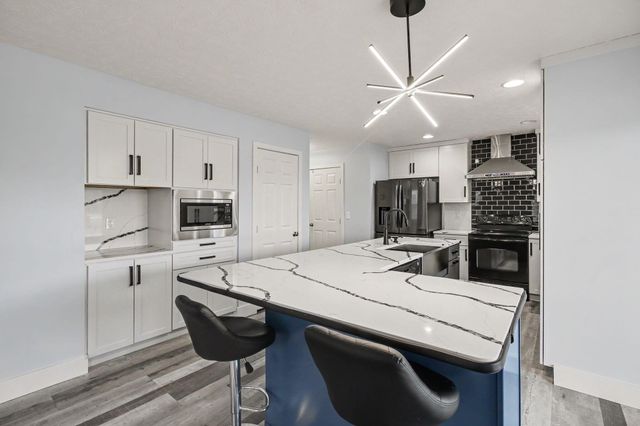 7680 Falls Creek Way, Burlington, KY 41005