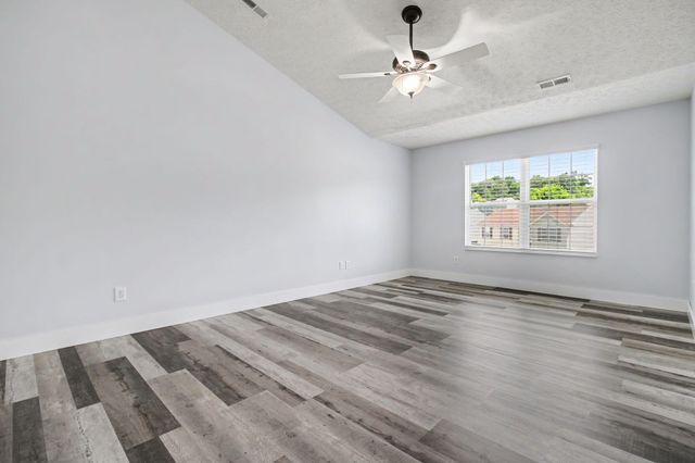 7680 Falls Creek Way, Burlington, KY 41005