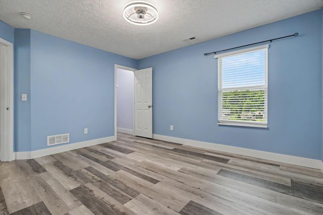 7680 Falls Creek Way, Burlington, KY 41005