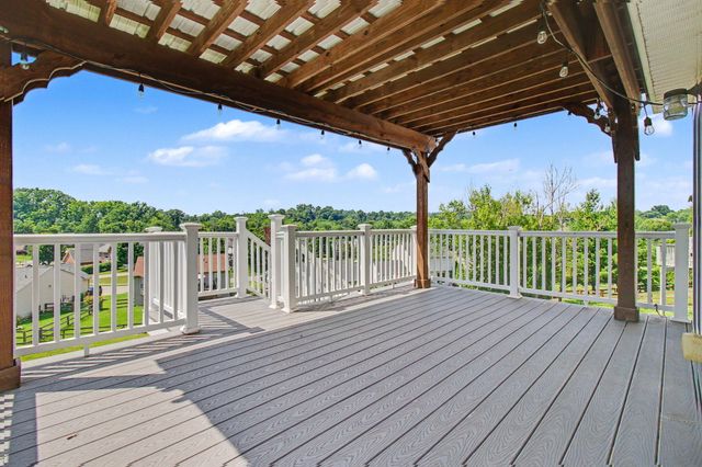 7680 Falls Creek Way, Burlington, KY 41005