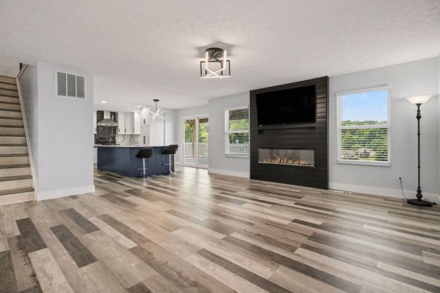 7680 Falls Creek Way, Burlington, KY 41005