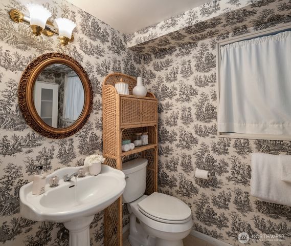 4701 84th Avenue SE, Mercer Island, WA 98040