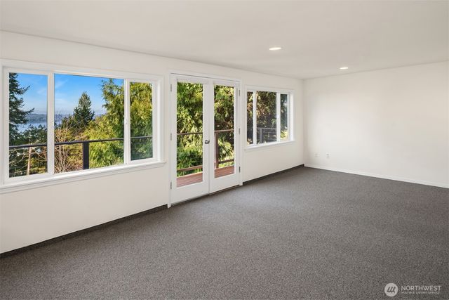 4701 84th Avenue SE, Mercer Island, WA 98040