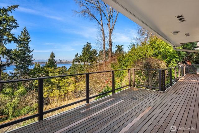 4701 84th Avenue SE, Mercer Island, WA 98040