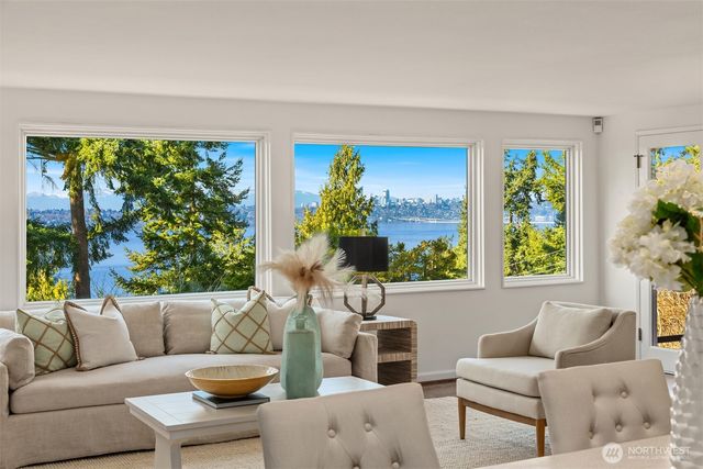 4701 84th Avenue SE, Mercer Island, WA 98040