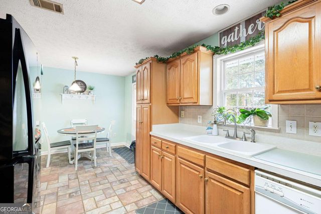 645 Old Dallas Acworth Road N, Dallas, GA 30132