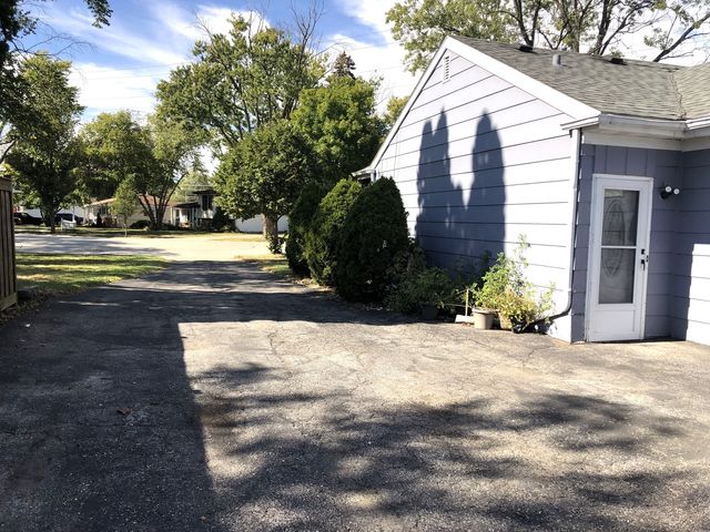 625 S Yale Avenue, Addison, IL 60101