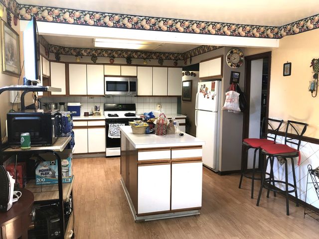 625 S Yale Avenue, Addison, IL 60101