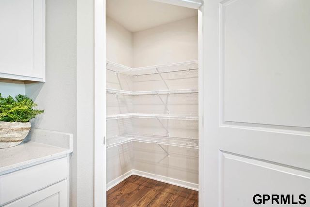 12661 S 205th Avenue, Gretna, NE 68028