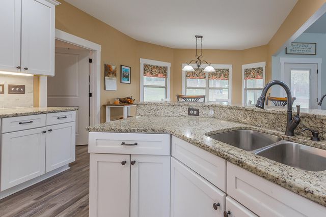 261 SW Old Lead Mine Valley Road SW, Cleveland, TN 37311