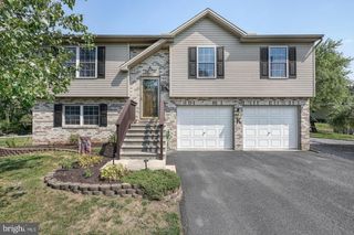 37 PLEASANTON DR, East Berlin, PA 17316