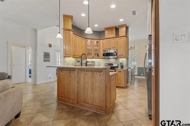 3522 S Island Drive, Chandler, TX 75758