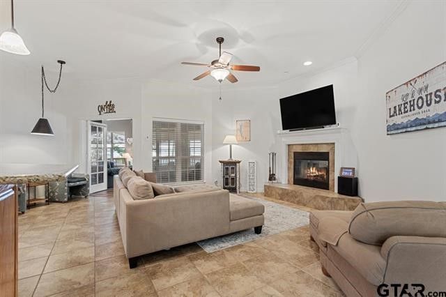 3522 S Island Drive, Chandler, TX 75758