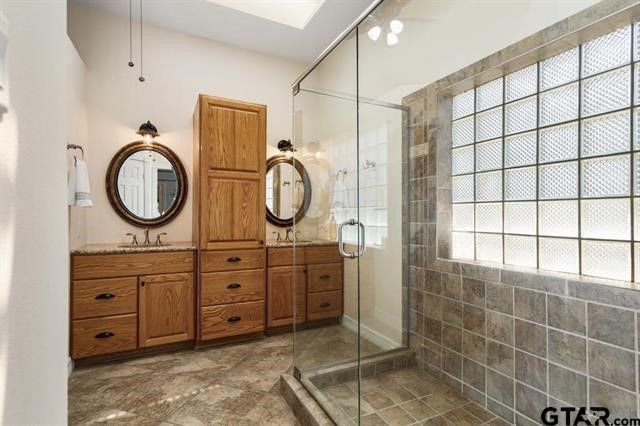 3522 S Island Drive, Chandler, TX 75758