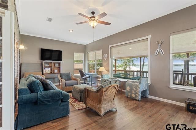 3522 S Island Drive, Chandler, TX 75758