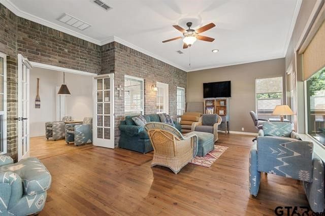 3522 S Island Drive, Chandler, TX 75758