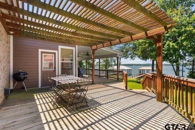 3522 S Island Drive, Chandler, TX 75758