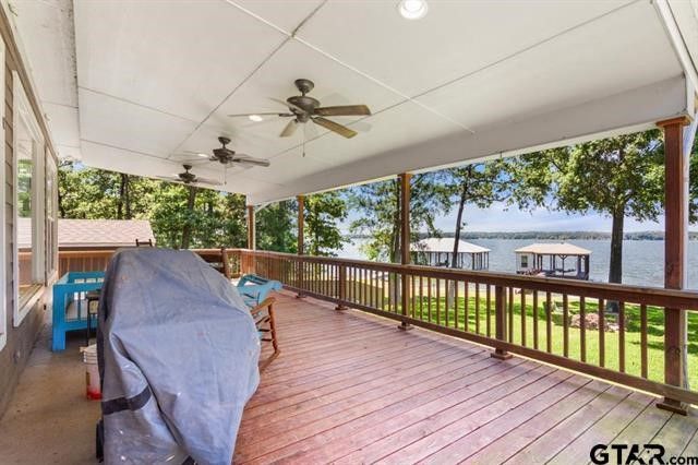 3522 S Island Drive, Chandler, TX 75758