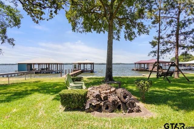 3522 S Island Drive, Chandler, TX 75758