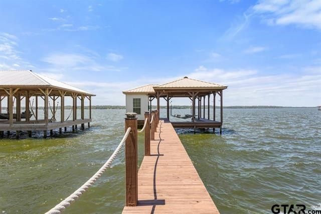 3522 S Island Drive, Chandler, TX 75758